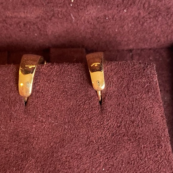 NWOT new Gold Huggies, 14K Gold Earrings w/ Peridot. Can be worn 2 ways. - Picture 7 of 13